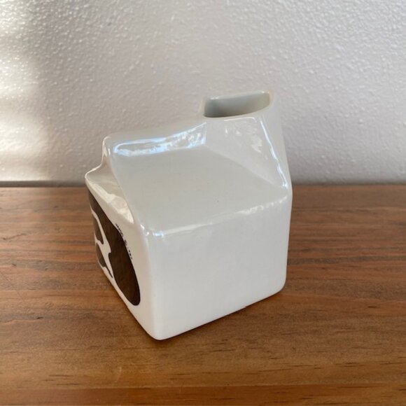 Vintage Holsteins by Margo Ceramic Milk Carton Creamer - 1984 - Picture 4 of 7